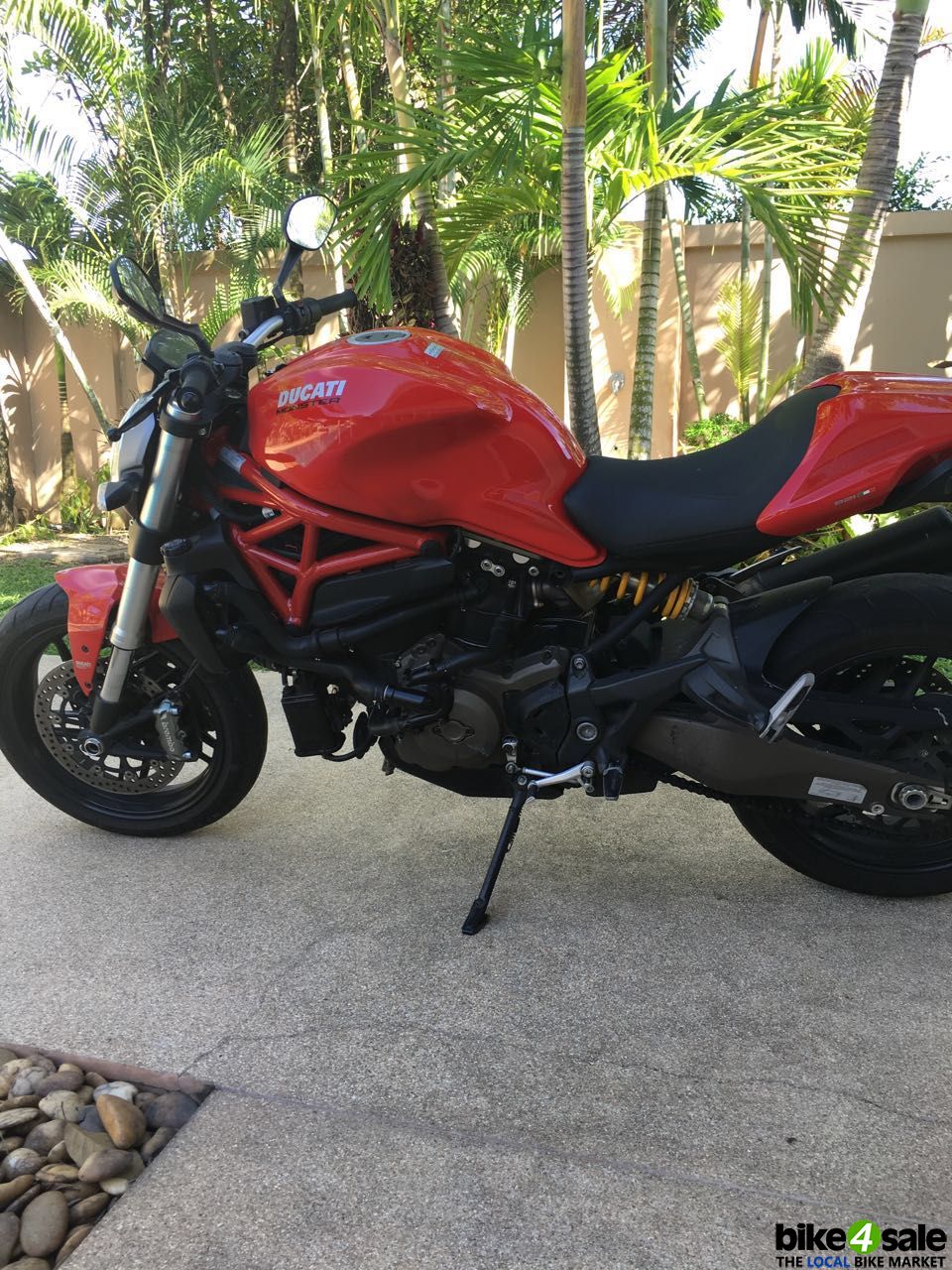 Ducati Kawasaki Monster 821 Red 