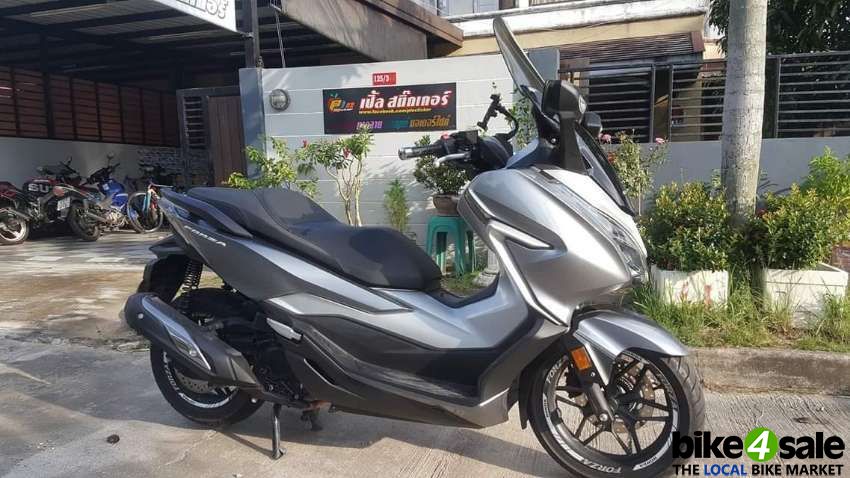 Honda Forza 300 