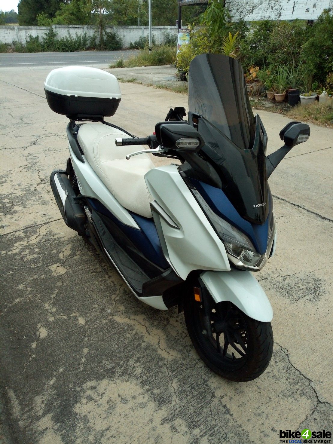 Honda Forza 300 
