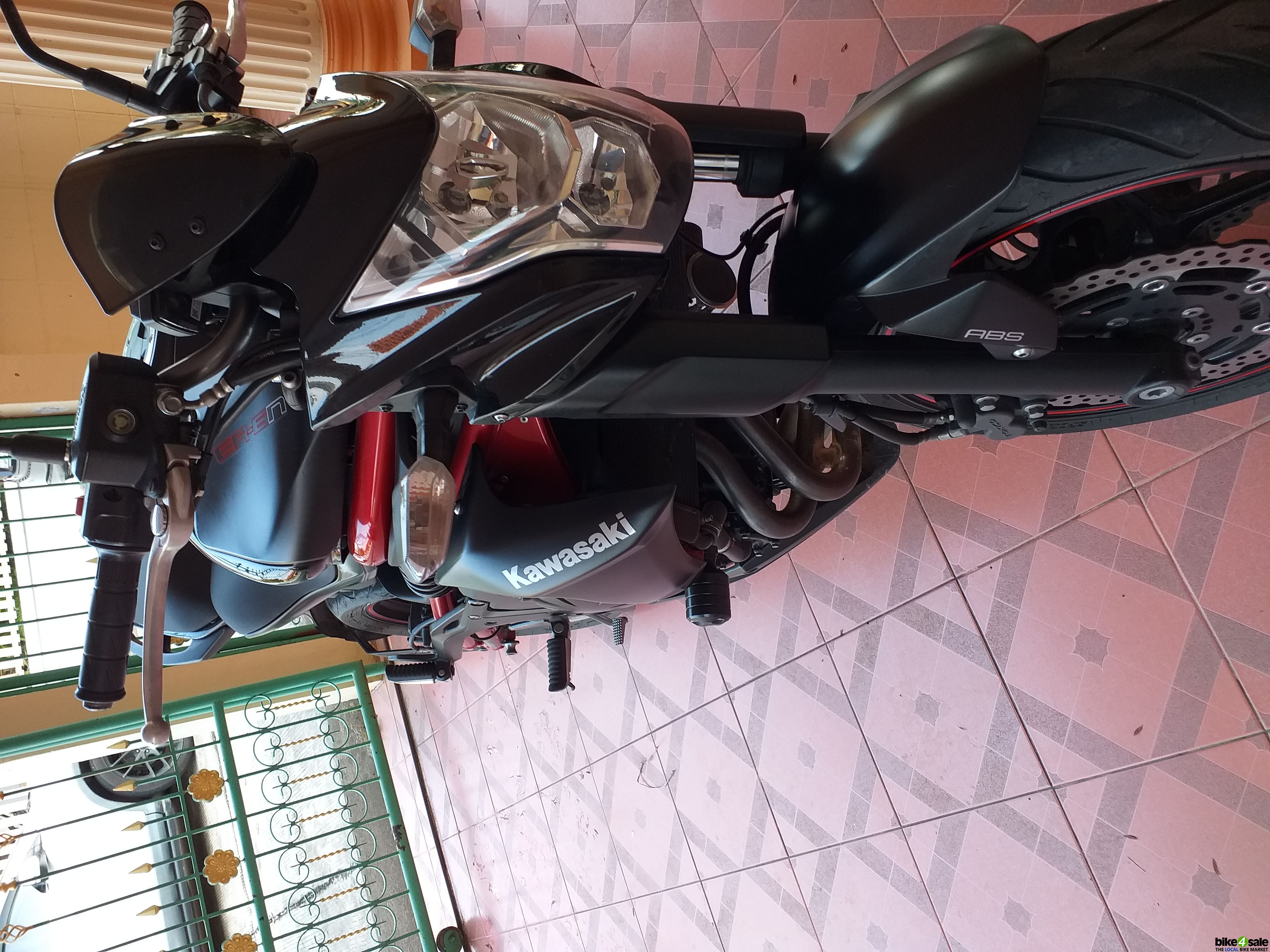 Kawasaki ER-6n 