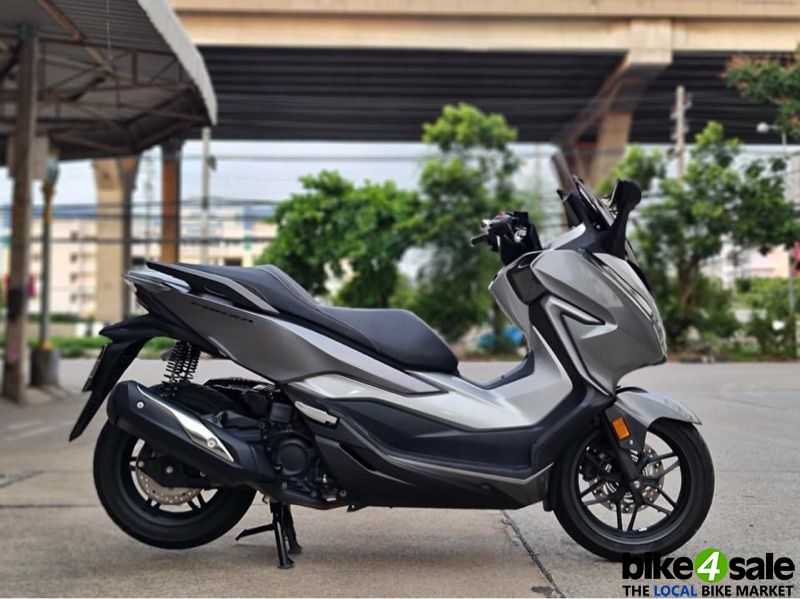 Honda Forza 300 